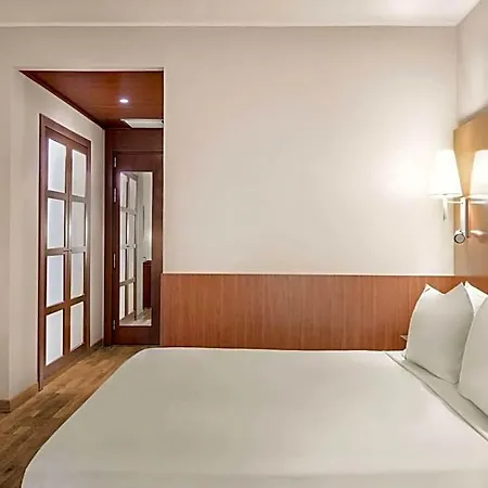 Ac By Marriott מלון